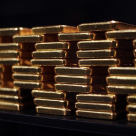Altın, güvenli liman statüsünde doları geride bıraktı, 2.000 dolara yakın seyrediyor